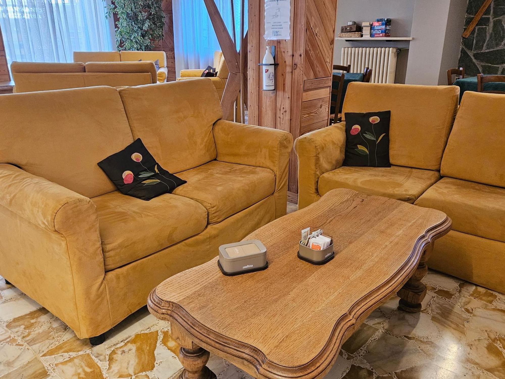 Hotel Holiday Debili Oulx 외부 사진
