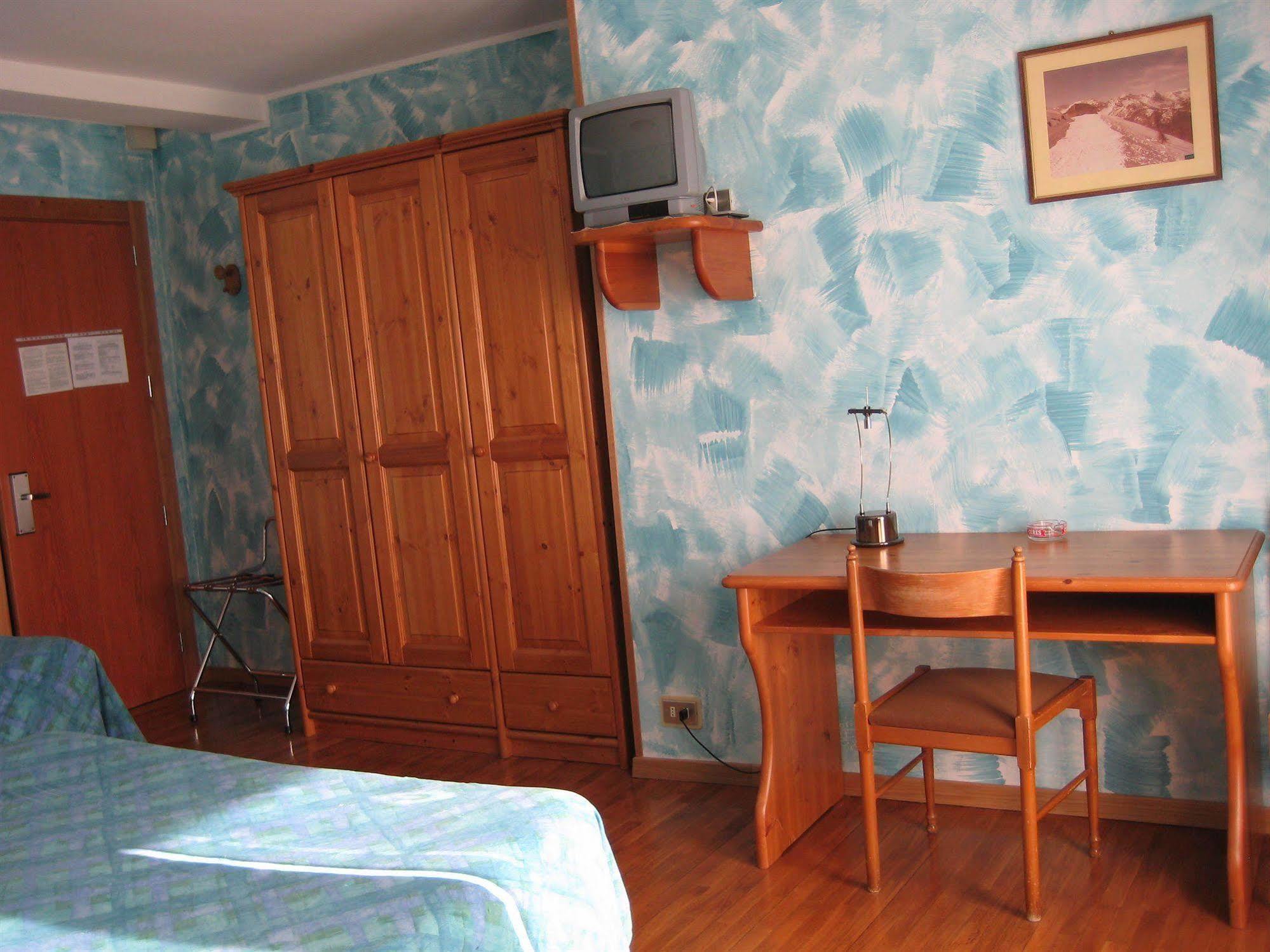 Hotel Holiday Debili Oulx 외부 사진